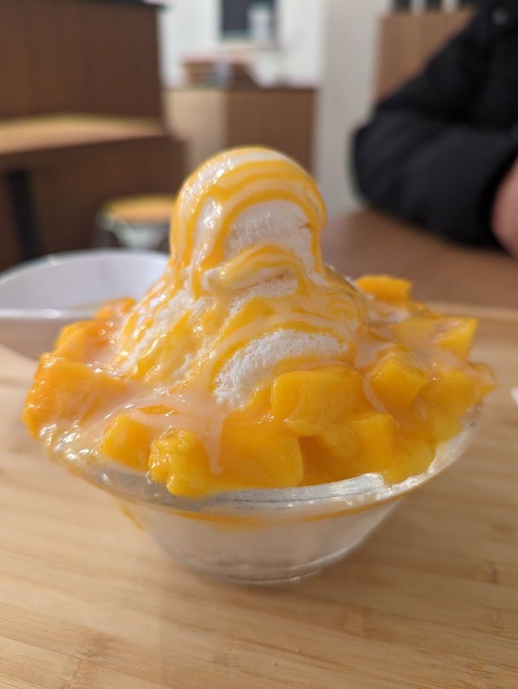 Mango bingsu at Winter Bear