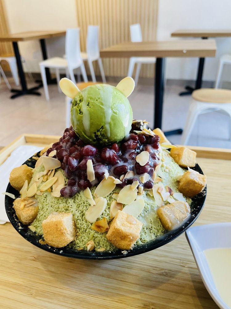 Matcha red bean bingsu at Winter Bear